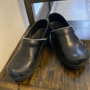 Sanita professional clogs size 38 (7-7.5)